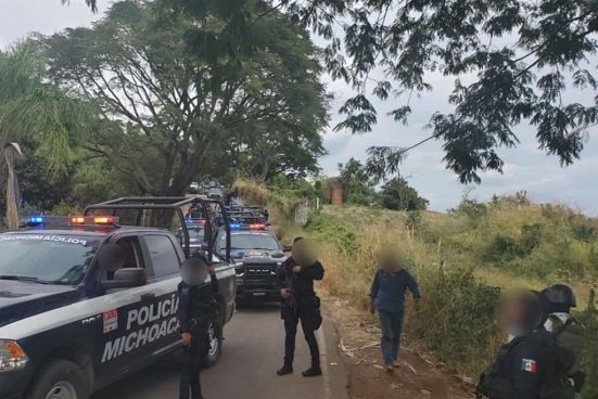 Enfrentamiento entre presuntos sicarios que abandonaban un cadáver y ministeriales dejó dos muertos en Michoacán