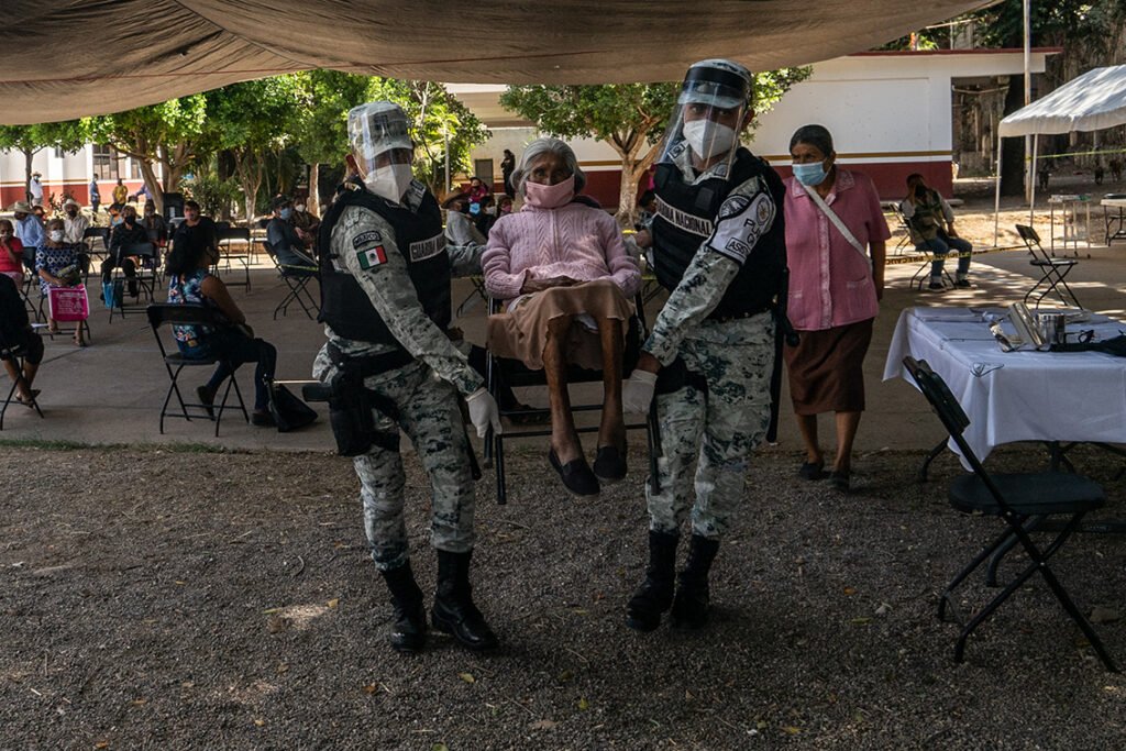 Investigan nueva muerte de adulto mayor tras recibir vacuna contra Covid-19 en Guerrero