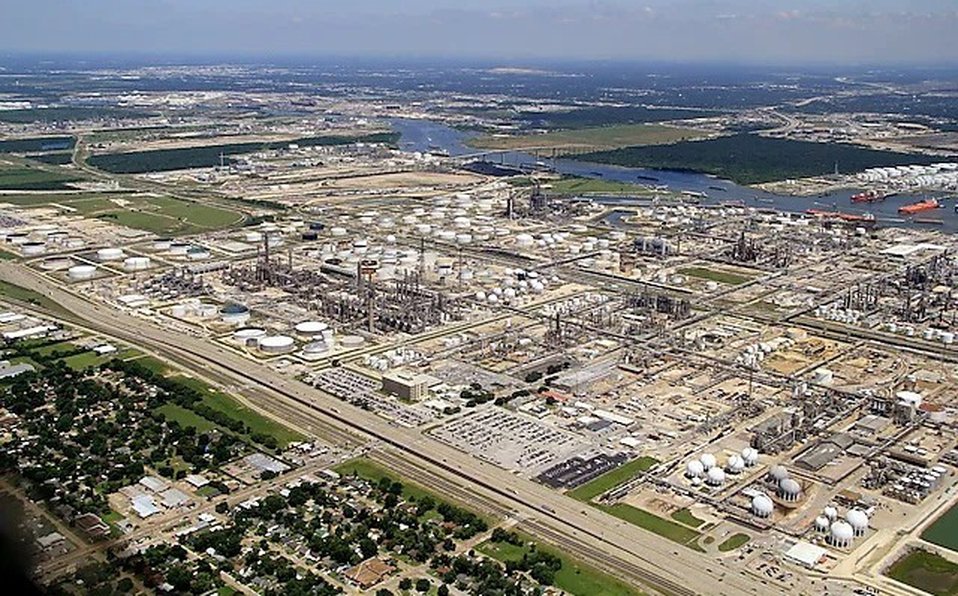 “En 2023 seremos autosuficientes en gasolina y diésel”: AMLO anunció la compra de la refinería Deer Park de Houston, Texas, propiedad de Shell