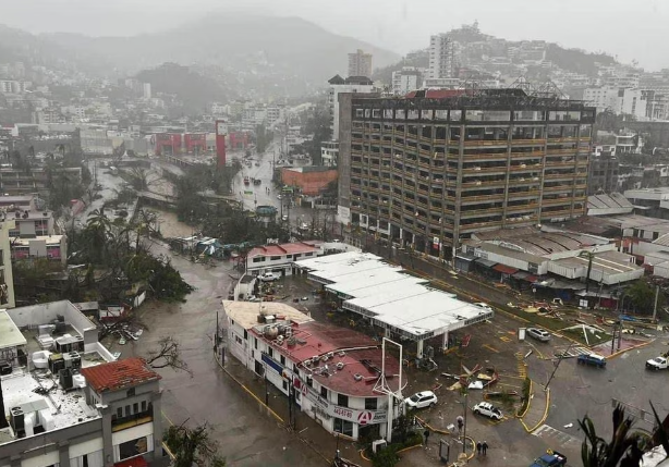 Secretaria de Hacienda garantiza recursos para la atención de los damnificados por el Huracan Otis en Guerrero