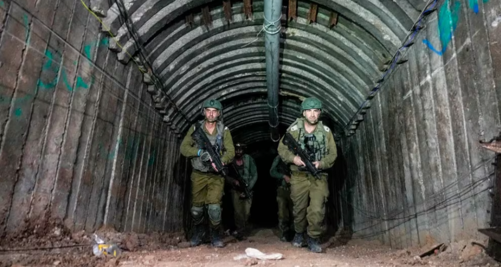 El Ejército israelí descubrió el túnel más grande de Hamas a escasos metros de la frontera: fue una pieza clave de la masacre del 7 de octubre