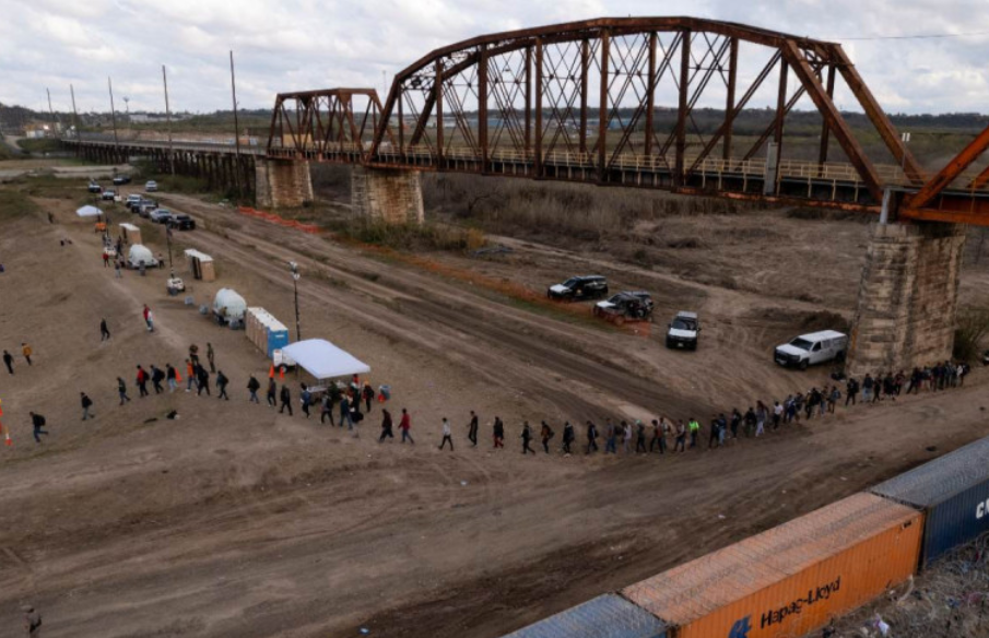 EU reabre dos cruces ferroviarios entre Texas y México