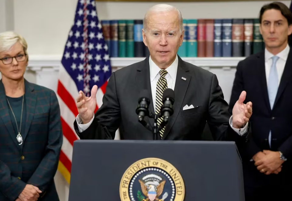 “Biden Pide al Congreso Aprobar Reforma Migratoria para Cerrar Frontera en Caso de Colapso”