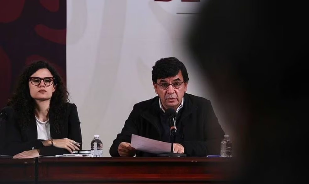 “Hackeo a Datos de Periodistas desde España: 263 Afectados en Conferencias de AMLO”