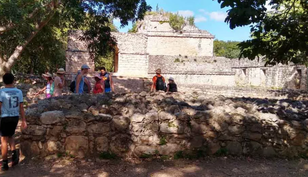 “Desciende la marea de visitantes: Sitios arqueológicos de Quintana Roo en pausa por rehabilitación”