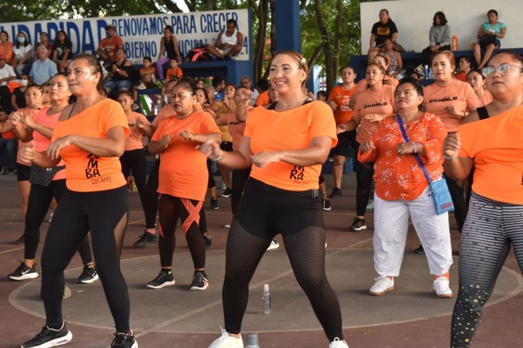 “Solidaridad en Movimiento: Cardio Baile Gratuito en Domos para una Ciudadanía Saludable”