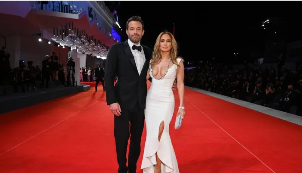 Jennifer López Solicita el Divorcio de Ben Affleck: Sin Acuerdo Prenupcial, Se Espera una Separación Compleja.