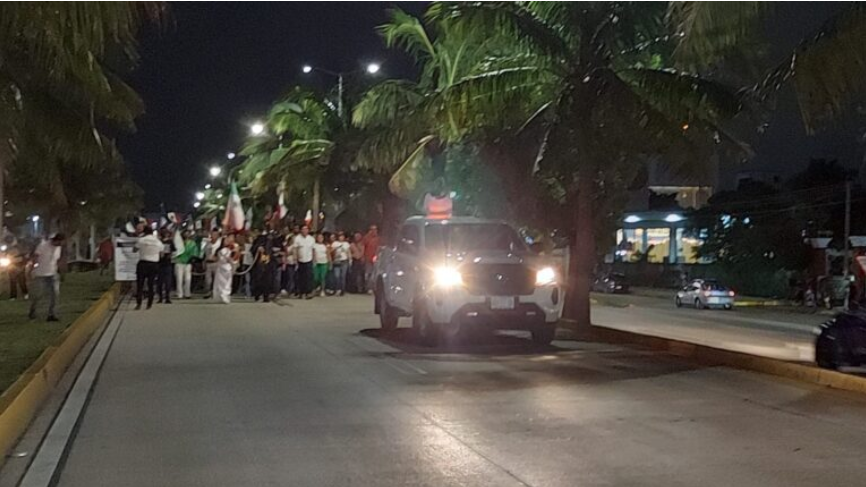 Protestas en Cancún Contra la Reforma Judicial Coinciden con Visita de AMLO a Quintana Roo.