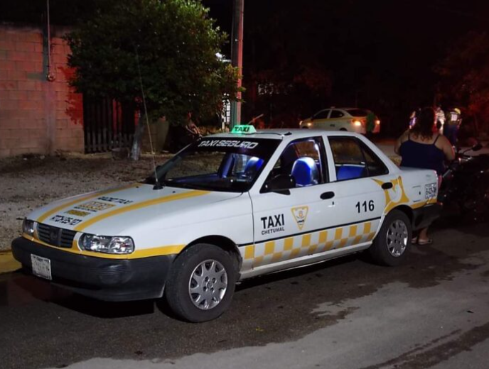 Motociclista lesionada tras choque con taxi en Chetumal