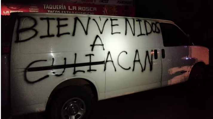 Seis Cuerpos Hallados en Camioneta Abandonada en Culiacán; Dos Víctimas de Durango Identificadas